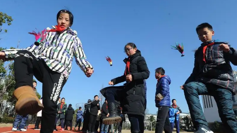 小学怎么看出一个男生喜爱你1